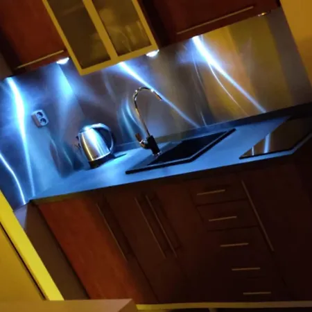 Cozy For A Couple - 10 Min From The Airport *