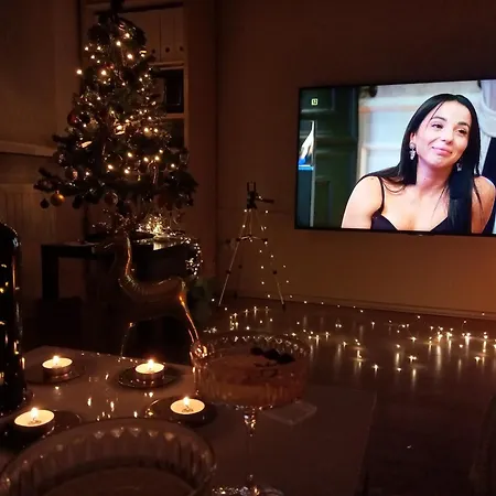 Lägenhet Cozy For A Couple - 10 Min From The Airport *