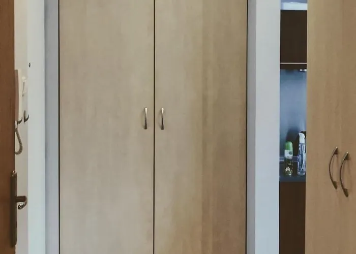 Cozy For A Couple - 10 Min From The Airport Lägenhet *