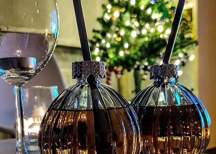 Cozy For A Couple - 10 Min From The Airport Lägenhet