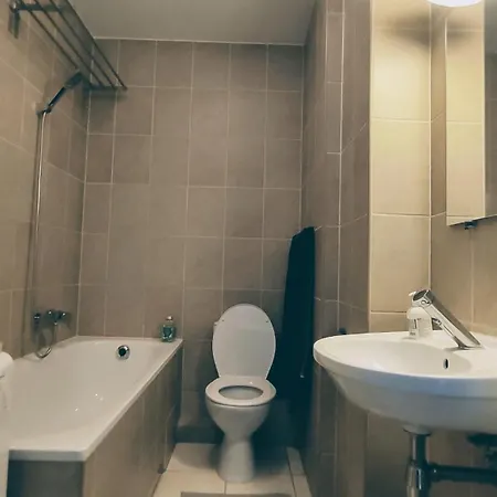 Appartement Cozy For A Couple - 10 Min From The Airport *