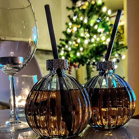 Cozy For A Couple - 10 Min From The Airport 아파트