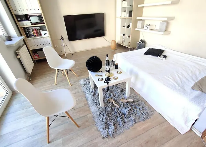 Apartmán Cozy For A Couple - 10 Min From The Airport